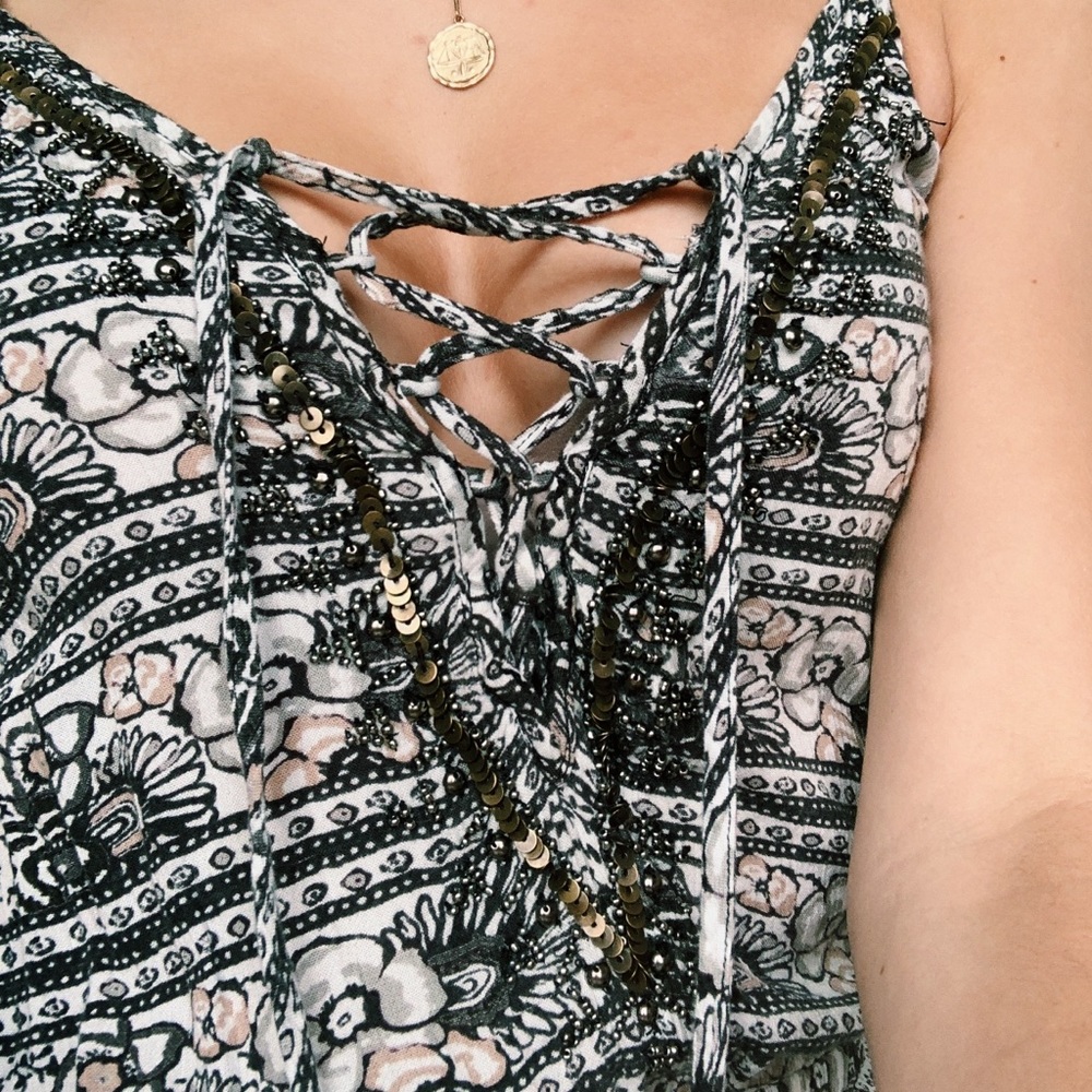 Patterned Romper - Picture 3 of 4